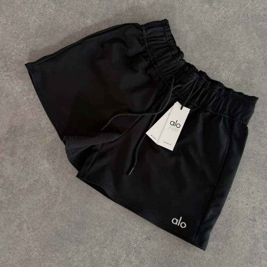 Alo Yoga Short Black görsel 2